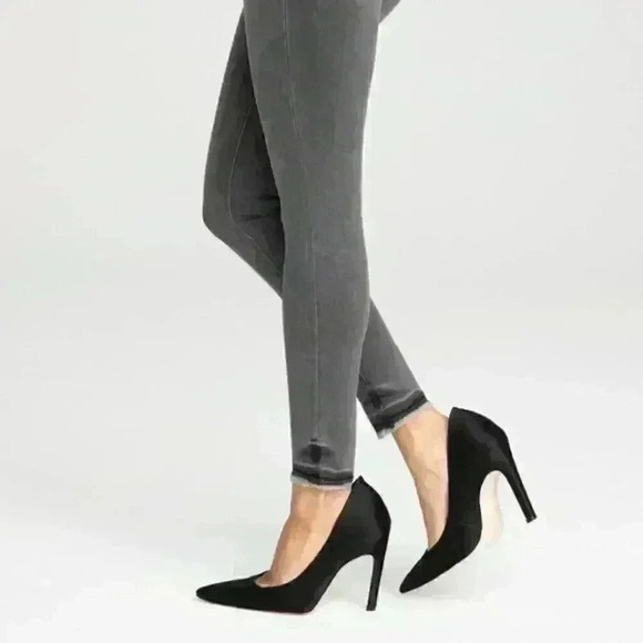 𝅺good American Good Legs Crop Raw Edge | Black071 Size 0/25 - Picture 4 of 10